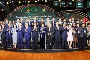 Tôn vinh 100 doanh nghiệp phát triển bền vững năm 2020