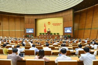 Chỉ nghe tin Quốc hội thảo luận dự án đường vành đai, thị trường đã sôi lên