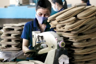 Thiếu dòng tiền tự thân, khó tiếp cận tín dụng, doanh nghiêp nhỏ lo khó phục hồi