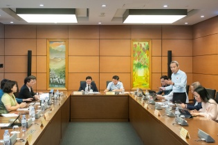 Doanh nghiệp tư nhân đi tận đâu rồi, doanh nghiệp nhà nước vẫn cứ "năm sau cao hơn năm trước"