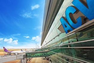 Xây dựng Hòa Bình đã lãi; ACV lãi đậm; Vietjet hợp tác với OpenAirlines