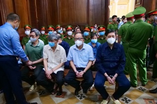 Ông Tất Thành Cang hầu tòa vụ bán rẻ 32 ha đất công