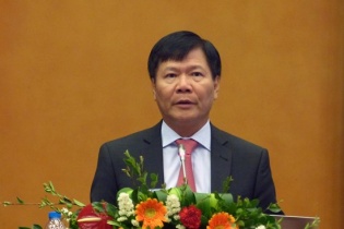 Cảnh cáo nguyên Chủ tịch Viện Hàn lâm Khoa học xã hội Việt Nam Nguyễn Quang Thuấn