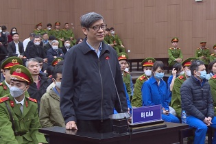 Cựu Bộ trưởng Bộ Y tế khai “không gợi ý Phan Quốc Việt chi tiền”