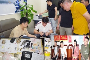 Thu giữ vũ khí quân dụng khi triệt phá tụ điểm cá độ bóng đá tại Hà Nam