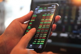 Bị "Thầy" lừa hàng chục tỷ đồng đầu tư chứng khoán qua ứng dụng NEEX