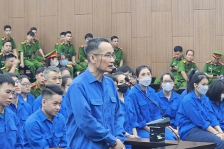 Mua hàng ngàn tỷ đồng nợ xấu rồi “khủng bố” con nợ để đòi tiền