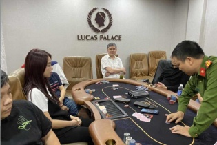 Hai “ông trùm” chi tiền quảng cáo, lôi kéo con bạc người nước ngoài vào Poker Lucas Palace
