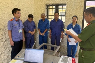 Làm giả hồ sơ bệnh án, Phó giám đốc Bệnh viện Phổi Hà Nội bị bắt