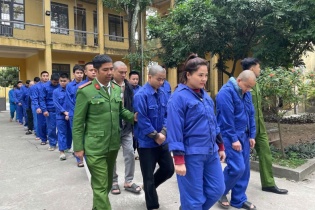 Hàng nghìn người sập bẫy đường dây lừa đảo theo mô hình “hai vai”