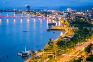 Quảng Bình khai thác thử nghiệm tour Du thuyền ngắm cảnh trên sông Nhật Lệ