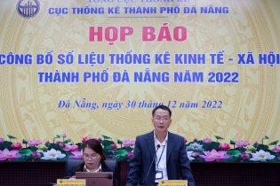 Dịch vụ tiếp tục là ngành "đầu tàu" của kinh tế Đà Nẵng