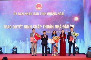 Quảng Ngãi trao quyết định đầu tư cho 3 dự án, tổng vốn đầu tư gần 14.000 tỷ đồng