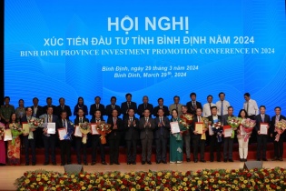 Bình Định trao quyết định, giấy chứng nhận đầu tư, bản ghi nhớ cho 23 dự án
