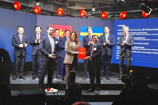 Bình Định trao Giấy chứng nhận đăng ký đầu tư dự án 1 tỷ USD cho Công ty Syre