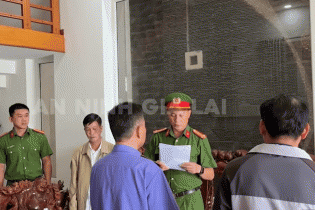 Khởi tố giám đốc, phó giám đốc làm giả con dấu, tài liệu của cơ quan, tổ chức