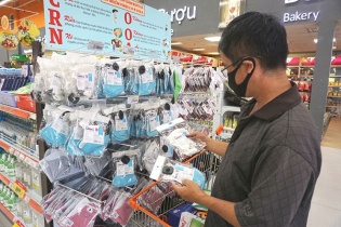 TP.HCM: Đảm bảo đủ khẩu trang và thực phẩm thiết yếu cho người dân