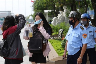 TP.HCM tiếp tục triển khai nhiệm vụ kép, vừa chống dịch vừa phát triển kinh tế