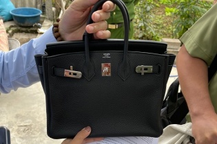 Triệt phá kho hàng giả nhãn Hermès lớn nhất miền Bắc
