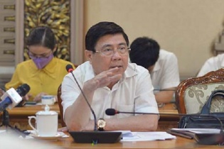 TP.HCM họp khẩn về Covid-19, dừng bắn pháo hoa dịp lễ 30/4