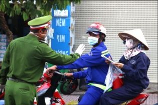 TP.HCM: Nhiều đơn vị xin cấp giấy đi đường quá mức cần thiết