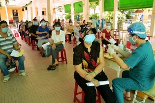 TP.HCM: Tiêm vắc-xin Vero Cell cho người trên 65 tuổi