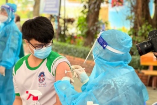 TP.HCM mở đợt cao điểm tiêm vắc-xin nhắc lại phòng Covid-19 trong tháng 6
