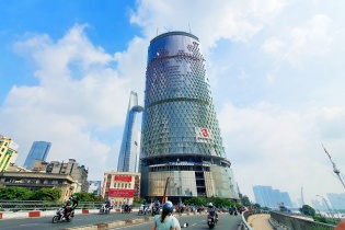 IFC One Saigon chỉ được thay lớp kính bên ngoài để đảm bảo an toàn và mỹ quan đô thị