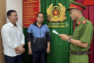 Khởi tố thêm 2 công chức Hải quan liên quan vụ buôn lậu xăng dầu