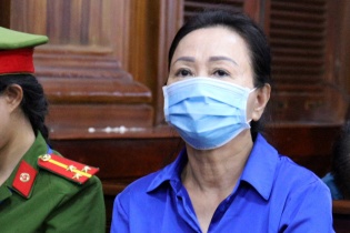 Hình ảnh Trương Mỹ Lan và đồng phạm trong ngày đầu xét xử