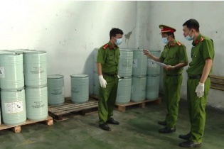 Công an TP.HCM khởi tố 17 bị can về tội mua bán chất độc xyanua