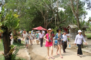 Các tỉnh Nam Trung Bộ bàn cách hợp tác phát triển du lịch lâu dài