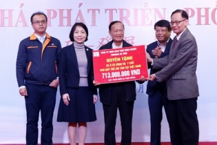 Formosa Hà Tĩnh trao 2,2 tỷ đồng công ích cho Hà Tĩnh