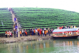 Nghệ An đón gần 100 nghìn lượt khách du lịch dịp Tết cổ truyền