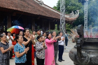 Nghệ An tưởng niệm 50 năm ngày mất Chủ tịch Hồ Chí Minh