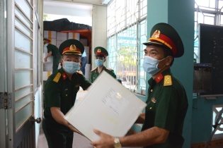 Đà Nẵng tiếp nhận 80 tấn vật tư y tế chống COVID-19