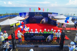 Cất nóc Tòa A căn hộ resort cao nhất Hội An - Dự án Shantira Beach Resort & Spa 