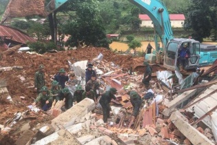 Vụ sạt lở tại Quảng Trị: Đã tìm thấy 12 nạn nhân, điều 2 trực thăng cứu nạn