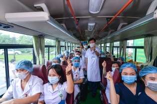 Nghệ An chi viện 52 y, bác sĩ vào giúp Hà Tĩnh chống dịch