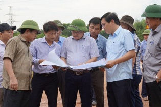 Quảng Trị: Sẽ “trảm” nhà thầu nếu gây trễ dự án kết nối hành lang Kinh tế Đông Tây