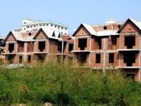 Địa ốc tháng 3 nóng với tranh cãi để bất động sản rơi tự do