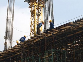 Giá trị gia tăng ngành xây dựng lao dốc
