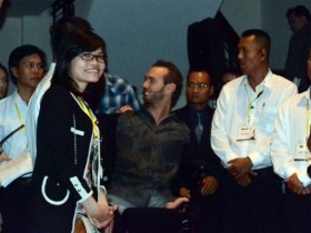 “Chào Việt Nam” cùng Nick Vujicic
