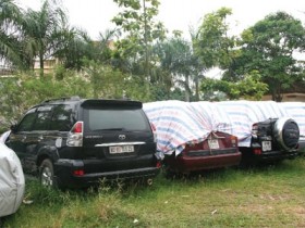 Trả xe Porsche Cayenne do không có tiền nộp thuế