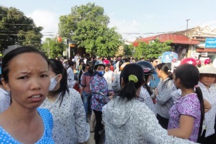 Đình công vì bị sếp "miệt thị": "dân nhà quê mà cũng đòi ăn ngon à?”