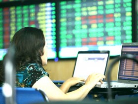 Nghi vấn khối ngoại “kích” thị trường để xả hàng