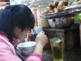 "Chặt chém" khách ở quán vỉa hè Sài Gòn