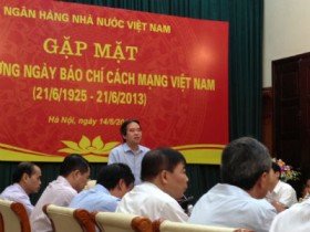 Thống đốc Nguyễn Văn Bình "ghi công" báo chí