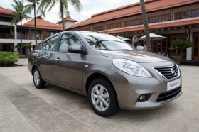 Nissan Sunny bán tại Việt Nam giá từ 518 triệu đồng