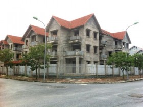 Vốn khủng kẹt ở đất nền, biệt thự